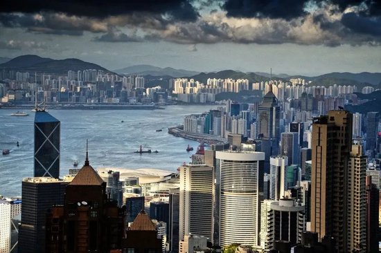 香港开“抢”中概股，还有哪些空间？