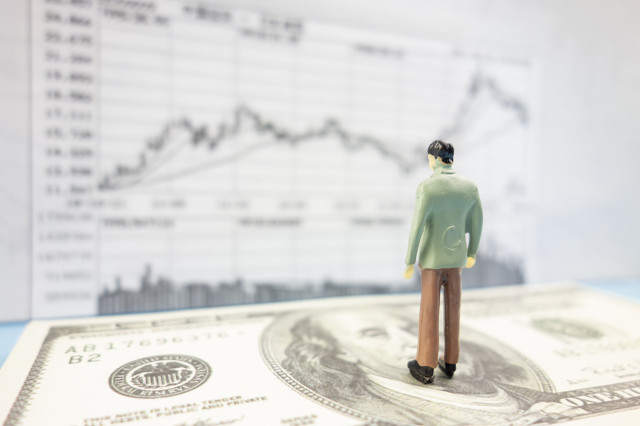 金融期货是怎样的一种投资工具？它有哪些风险特征？