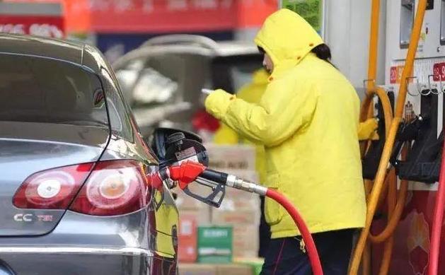 什么是油价波动？油价波动的原因有哪些？