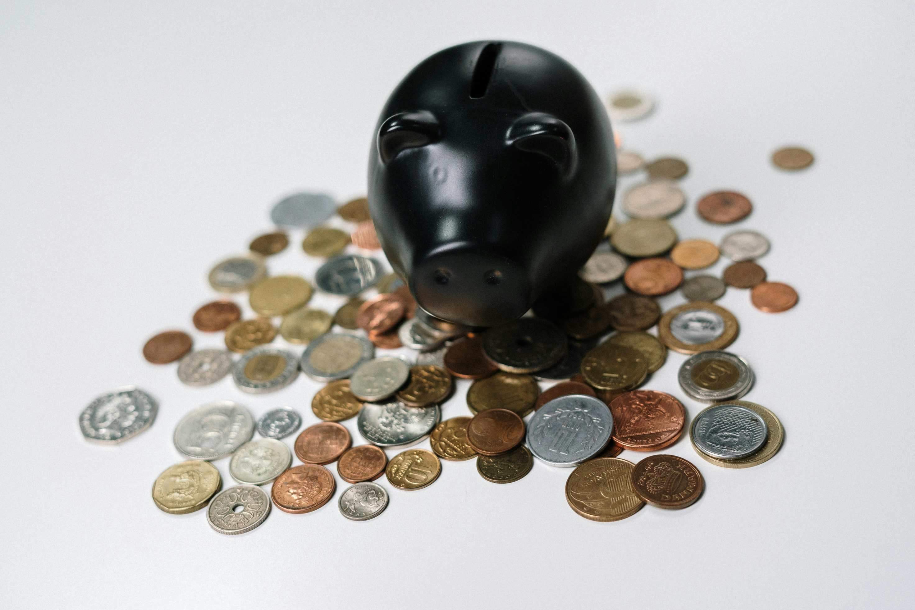 金比银贵的原因是什么？金和银的费用
差异对市场有何影响？