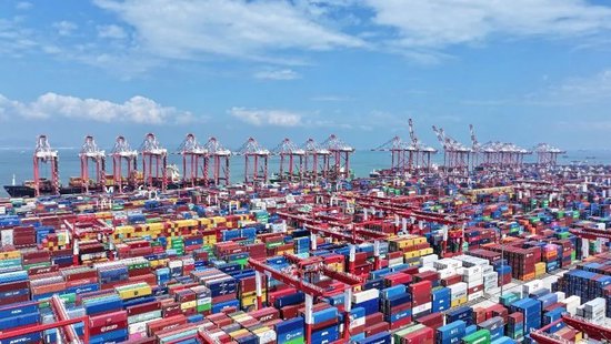美线航运费用
飙升！货代：“都在抢时间出货，未来还会涨”